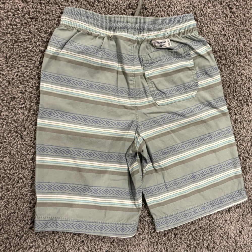 Boys OshKosh B'gosh Green and Blue Patterned Shorts, size 8